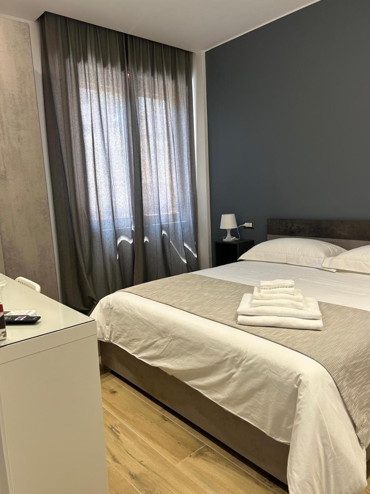 Bb Incentro Trani Bed & Breakfast Екстериор снимка