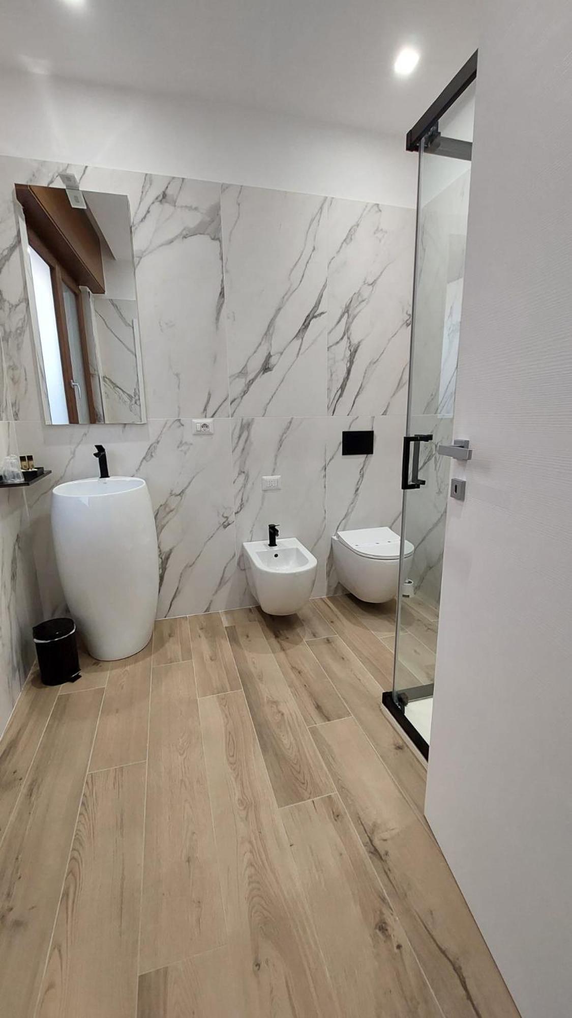 Bb Incentro Trani Bed & Breakfast Екстериор снимка